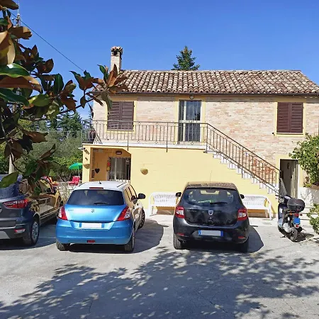 La Casa Sul Tetto, Room's & Glamping 雷卡纳蒂